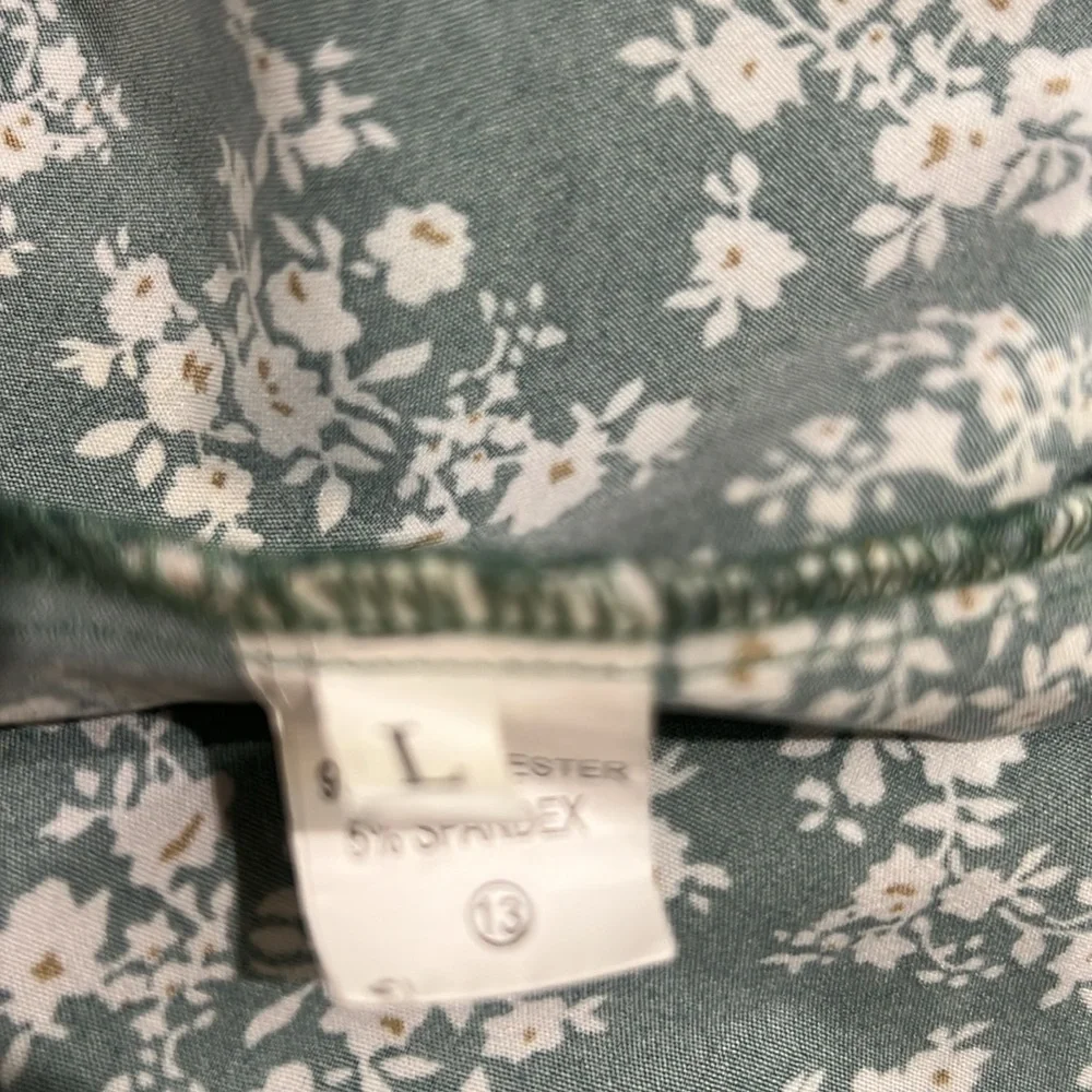 Floral Green WrapDress Size L - Picture 7 of 7